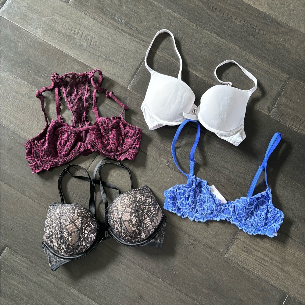 Victoria's Secret Black and White Lace Bras Intimates - 32B